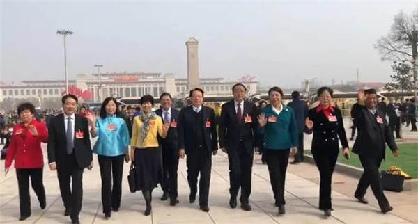 向着伟大梦想奋进 ——住甘全国政协委员出席全国政协十三届四次会议开幕会侧记